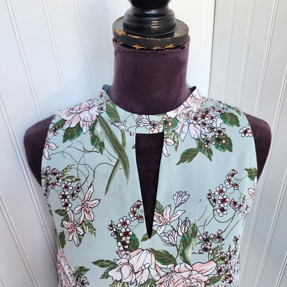 LOFT Women’s Floral Print Blue Keyhole Front Open Back Tie Sleeveless Blouse S - Picture 3 of 12